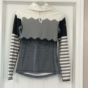 Hooded Nike Pro Dri Fit.